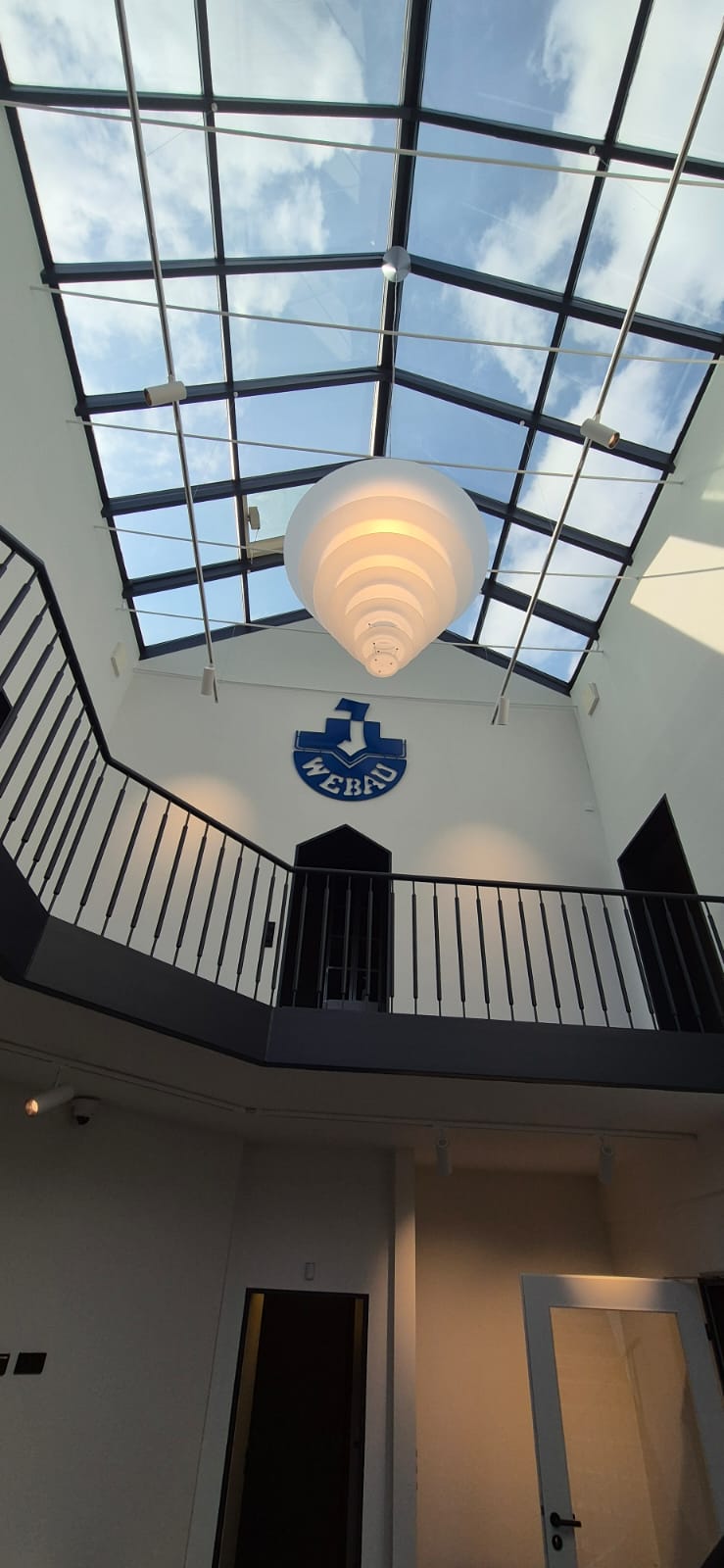 Foyer mit Glasdach – WEBAU